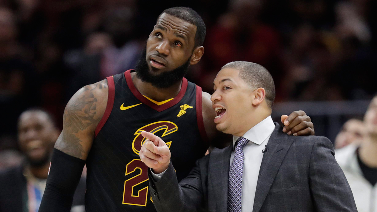 LeBron-James-Tyronn-Lue.jpg